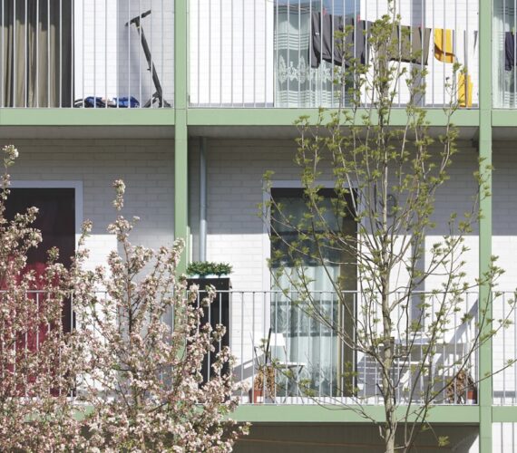 © FilipDujardin - Comme les appartements occupent plusieurs étages, ils ont également accès à plusieurs niveaux de terrasse jouxtant à la fois les espaces de vie et les chambres à coucher. L’ensemble est une joyeuse collection de lieux utilitaires et de stockage.