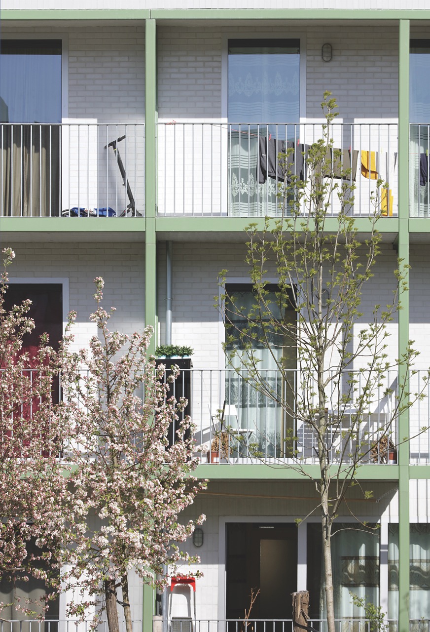 © FilipDujardin - Comme les appartements occupent plusieurs étages, ils ont également accès à plusieurs niveaux de terrasse jouxtant à la fois les espaces de vie et les chambres à coucher. L’ensemble est une joyeuse collection de lieux utilitaires et de stockage.