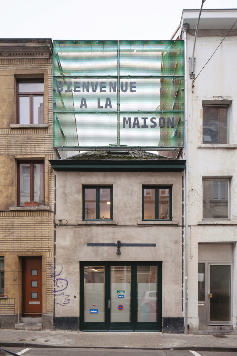 RIDEAU_OUEST_Le-Rideau-from-outside@johnnyumans-copie