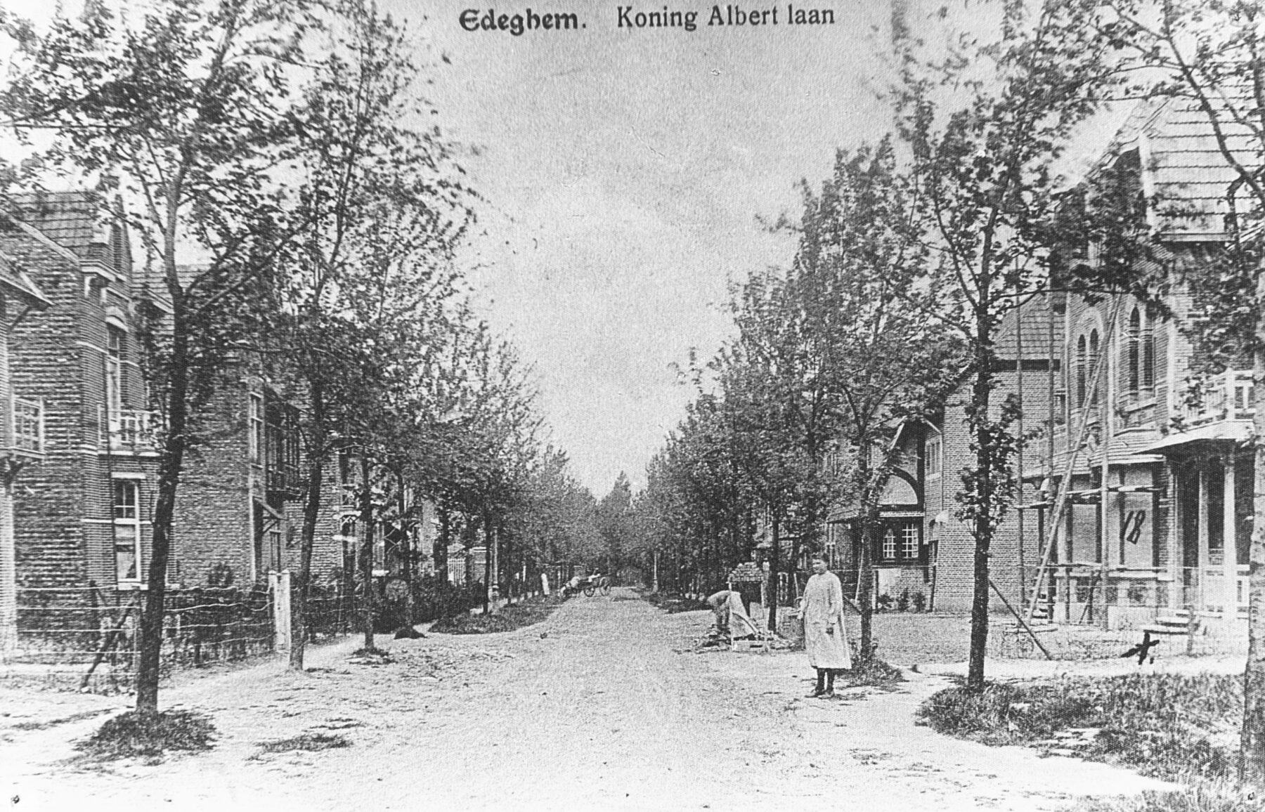 Les architectes Jules Van Hoof chez Edeghem Extensions (en haut) et Gerard De Ridder chez NV Ter Rivieren (en bas) : une architecture partagée pour une vie urbaine en plein essor.