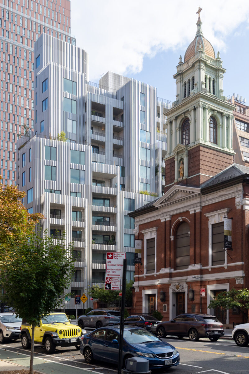 Nine Chapel 25-09 SO-IL 0322